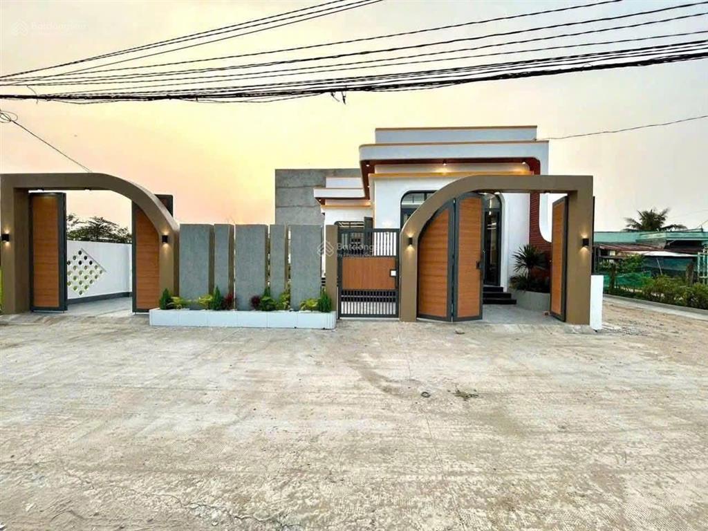 Cần bán gấp nhà vườn nghỉ dưỡng ngay chợ phú lạc cách đường song hành ql50 500m
