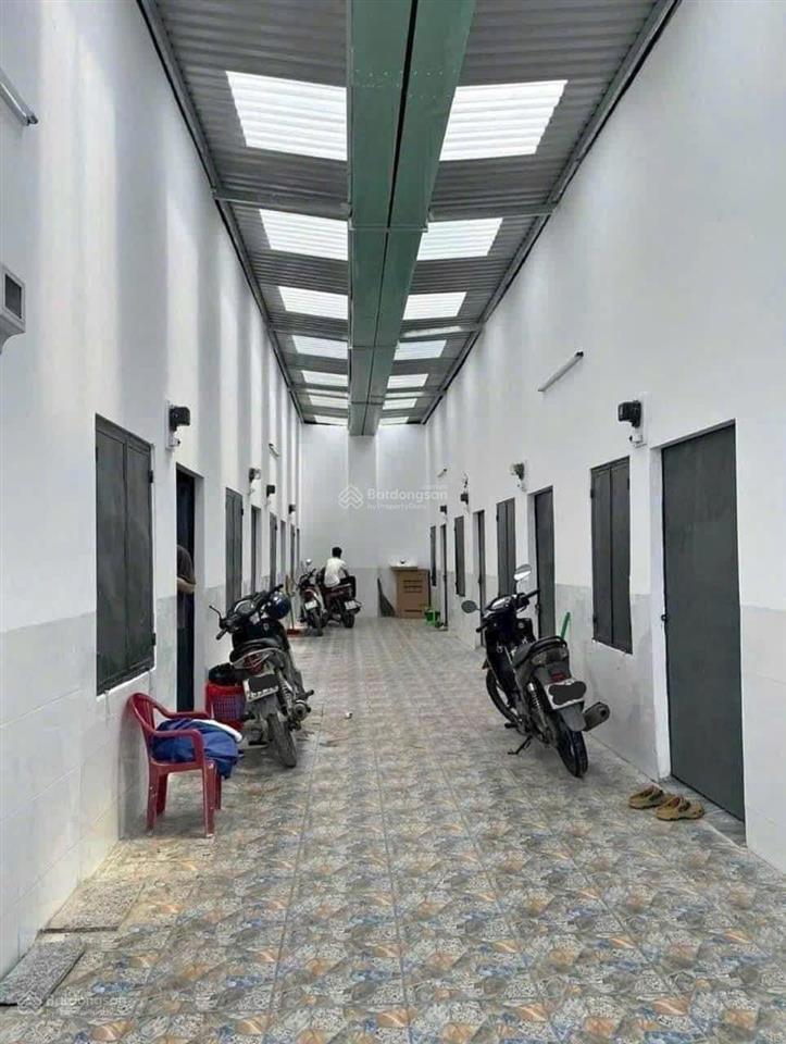 Bán gấp dãy trọ  thu nhập ổn định 25tr/tháng
giá 1tỷ125 ( thương lượng nhẹ )nằm ngay kcn cầu tràm