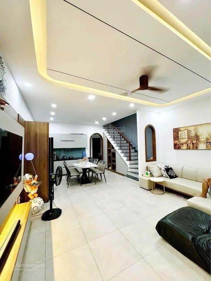 Cần bán gấp căn nhà kế bên chợ phú lợi q8 dt 53m2 4x13m kết cấu 1 trệt 1 lầu 3pn 2wc