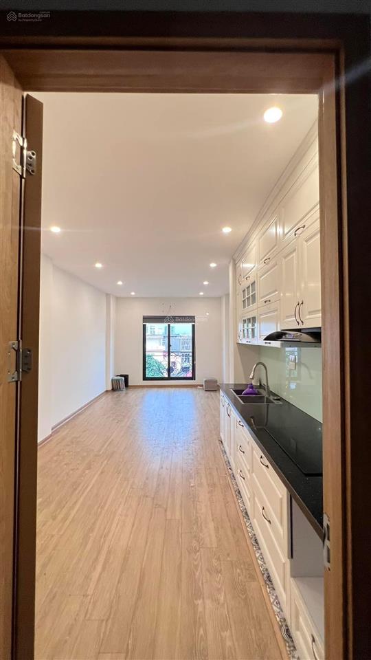 Chính chủ đi nước ngoài cần bán nhà mặt phố 7 tầng thang máy, đang cho thuê văn phòng dòng tiền ổn