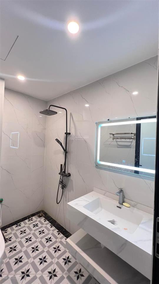 Chính chủ đi nước ngoài cần bán nhà mặt phố 7 tầng thang máy, đang cho thuê văn phòng dòng tiền ổn