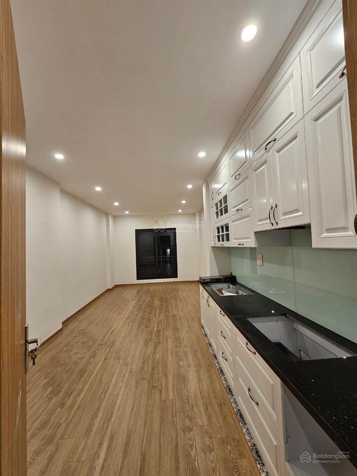 Chính chủ đi nước ngoài cần bán nhà mặt phố 7 tầng thang máy, đang cho thuê văn phòng dòng tiền ổn