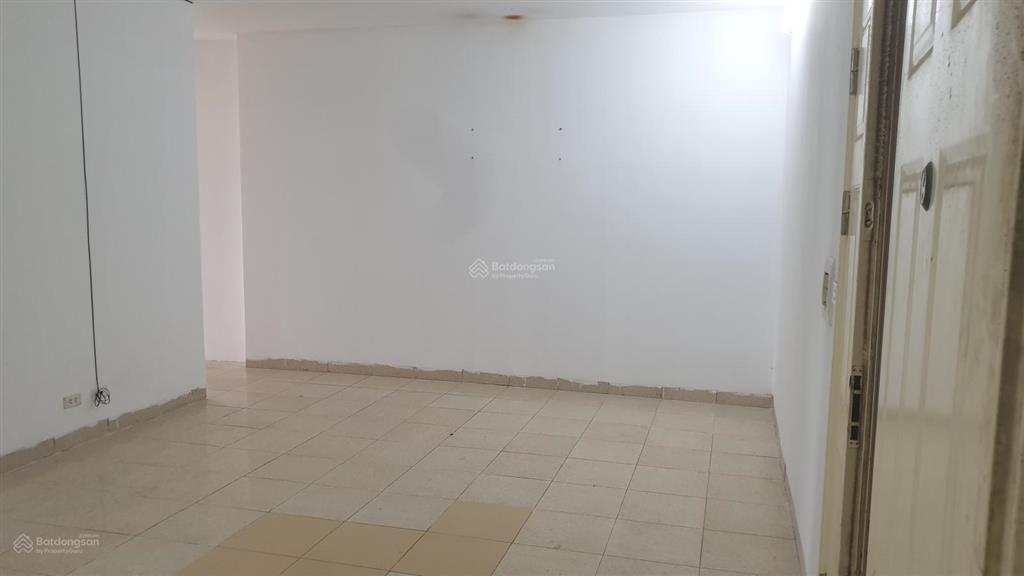 Cho thuê căn hộ 82m2 tầng trung tân việt