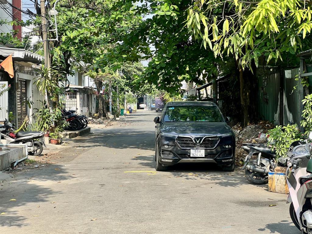 Nhà 3 tầng, 130m2, ngang 8.1m, hẻm nhựa 8m, khu bên sông hiệp bình chánh. tặng nội thất cao cấp