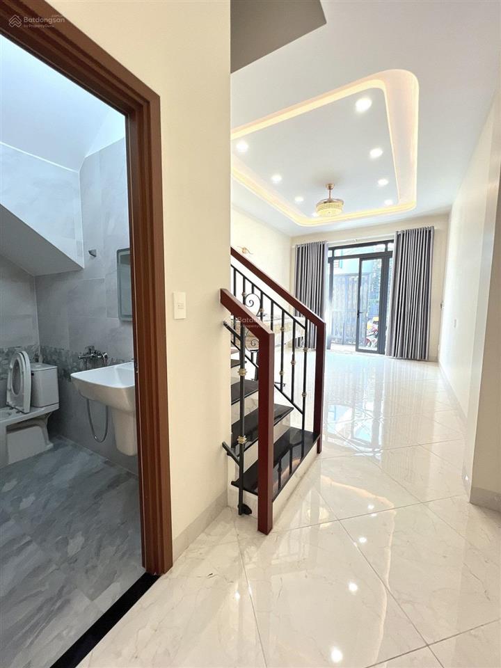 Bán nhà 67m2 x 4 tầng mới 100%, hxh 7m, gần phạm văn đồng, trường th đào sơn tây.