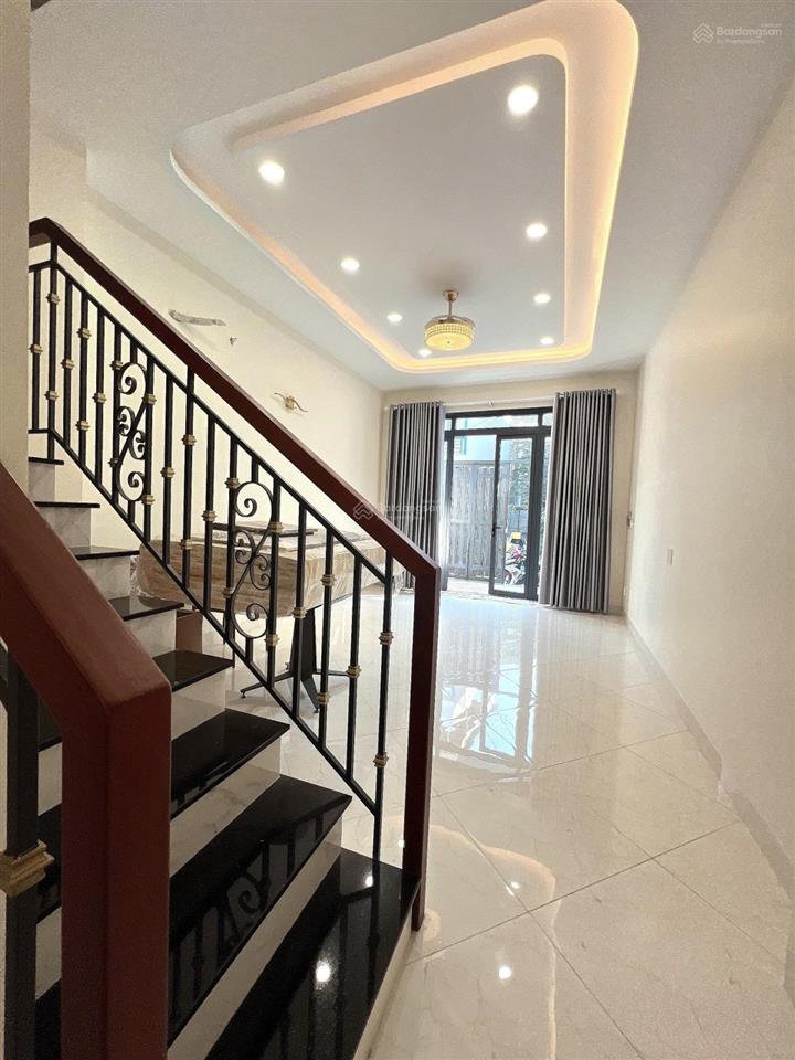 Bán nhà 67m2 x 4 tầng mới 100%, hxh 7m, gần phạm văn đồng, trường th đào sơn tây.