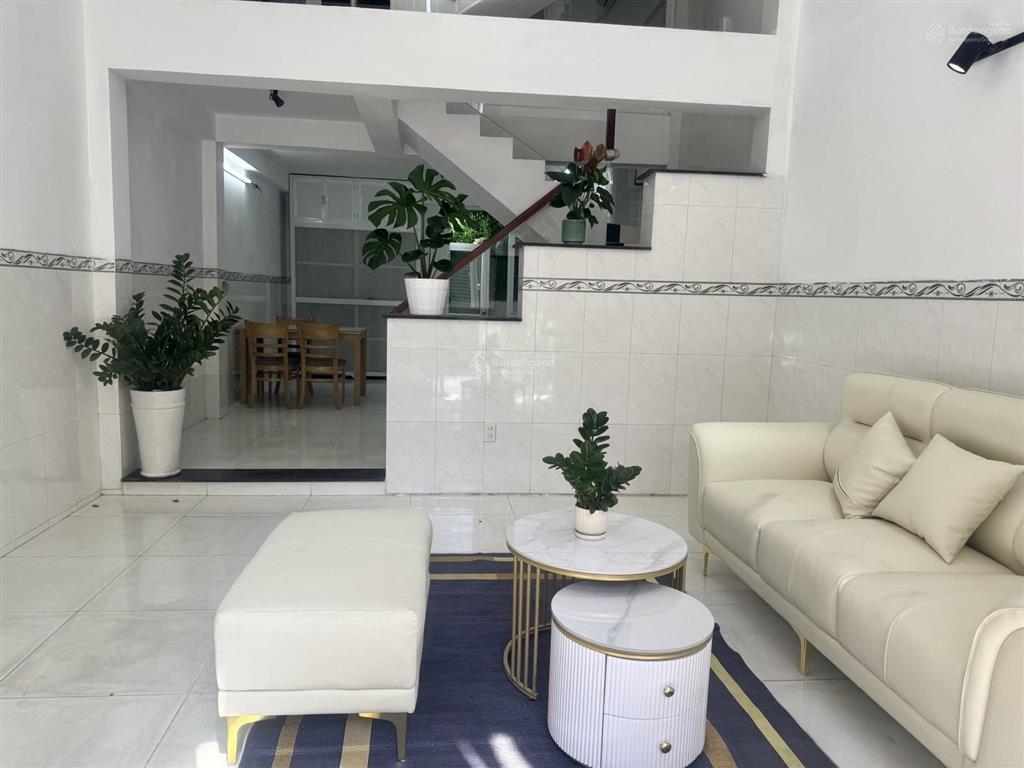 Bán nhà 3 tầng,hxh 7m, khu phân lô, tại đường 22, 50,2m2, 6,49 tỷ vnd, 2pn, 3wc.