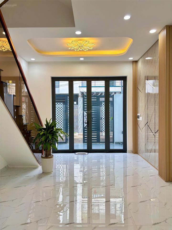 Nhà 4 tầng mới 100%, gần chợ long trường, khu phân lô, hẻm 6m.