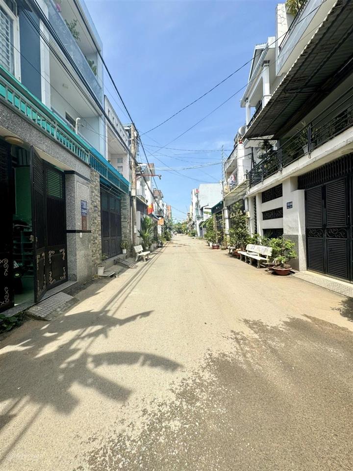 Lô đất 63m2, xây dựng cao tầng, hẻm 7m, kdc việt nhân eco 2, trường lưu, gần chợ long trường.