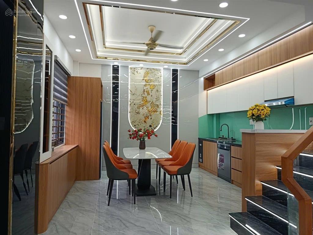 Bán nhà 4 tầng mới tinh, tặng full nội thất, hẻm xe hơi, khu phân lô, tam bình thủ đức.