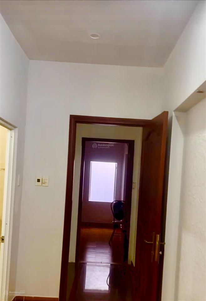 Nhà 3 tầng, khu vip trần não, sổ nở hậu nhẹ hoàn công đầy đủ, kqh, klg