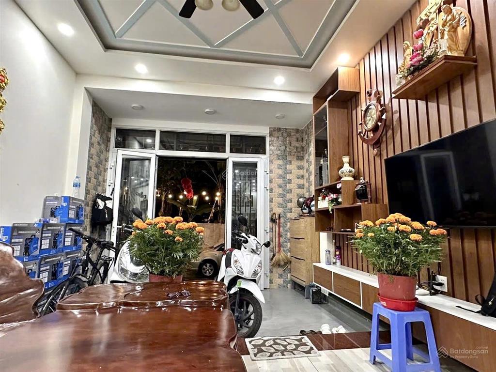 Nhà 3 tầng kdc hồng long hiệp bình phước, khu phân lô hẻm nhựa 7m, sổ hoàn công đủ