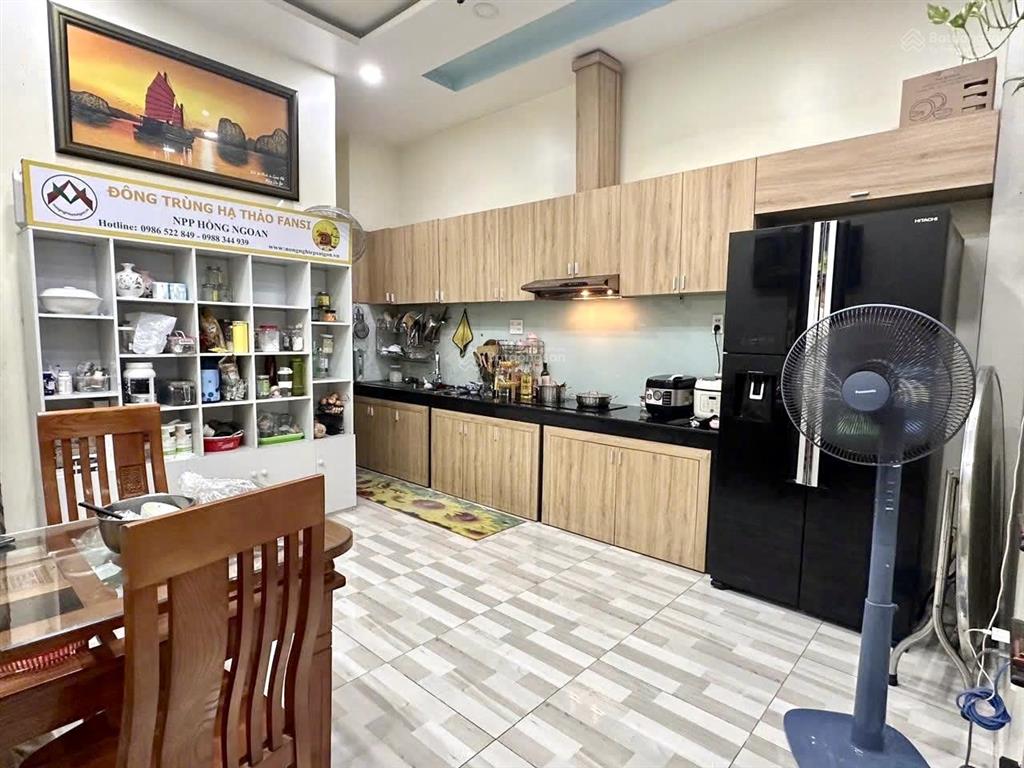 Nhà 3 tầng kdc hồng long hiệp bình phước, khu phân lô hẻm nhựa 7m, sổ hoàn công đủ