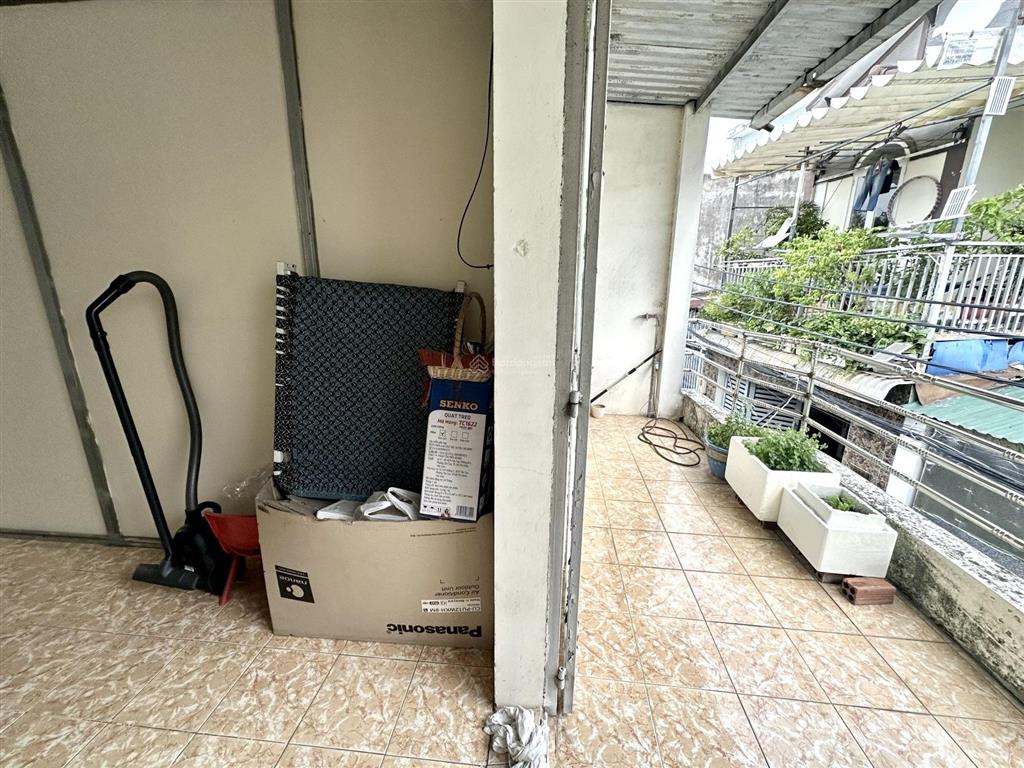Nhà 2 tầng 71.3m2, hẻm xe hơi khu vip tam bình, sổ vuông hoàn công, không quy hoạch