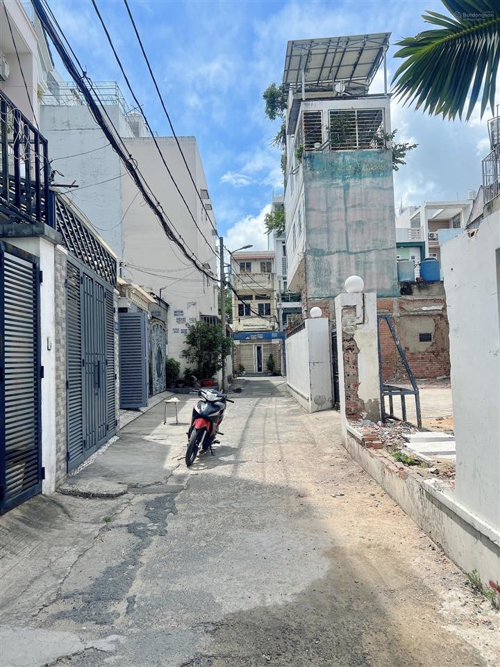 Bán nhà cấp 4 có 3 phòng trọ, hẻm xe tải ngay công viên làng hoa gò vấp, 72.2m², full thổ cư.
