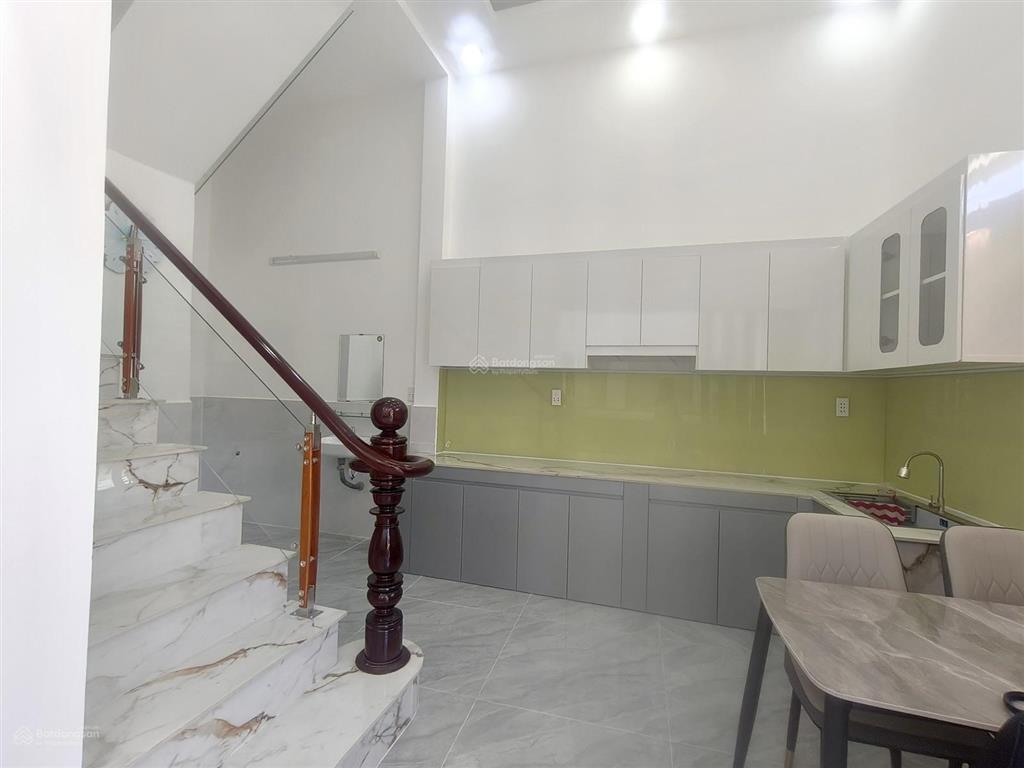 Bán nhà 2 tầng mặt tiền kinh doanh phường phước bình, sổ vuông đẹp.