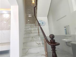 Bán nhà 2 tầng mặt tiền kinh doanh phường phước bình, sổ vuông đẹp.