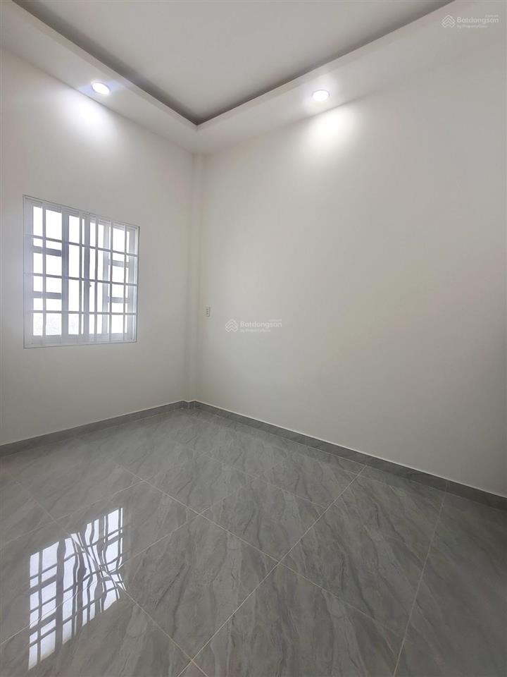 Bán nhà 2 tầng mặt tiền kinh doanh phường phước bình, sổ vuông đẹp.