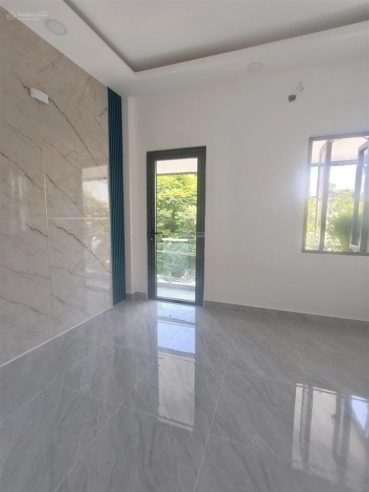 Bán nhà 2 tầng mặt tiền kinh doanh phường phước bình, sổ vuông đẹp.