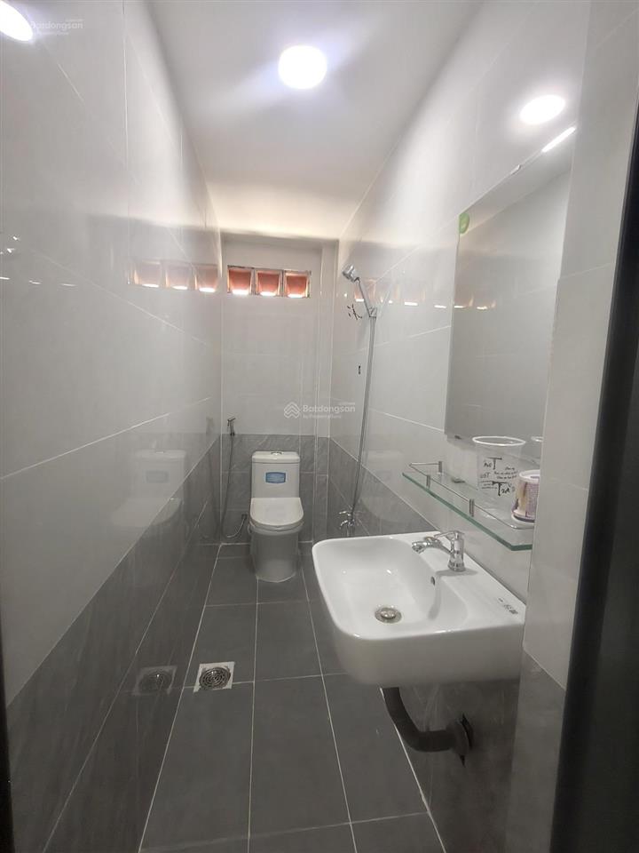 Bán nhà 2 tầng mặt tiền kinh doanh phường phước bình, sổ vuông đẹp.