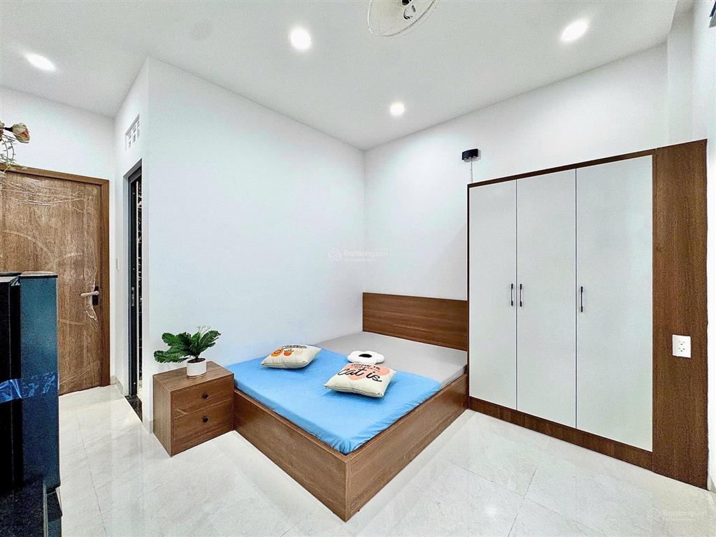 Phòng full nội thất ngay iuh nguyễn văn dung