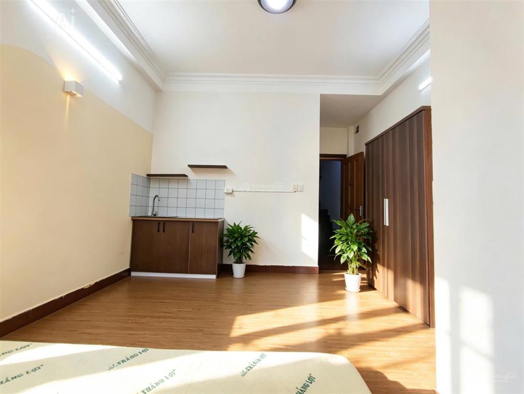 Phòng ccmn bancol rộng 35m2 ngay phan văn trị