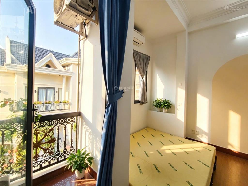 Phòng ccmn bancol rộng 35m2 ngay phan văn trị