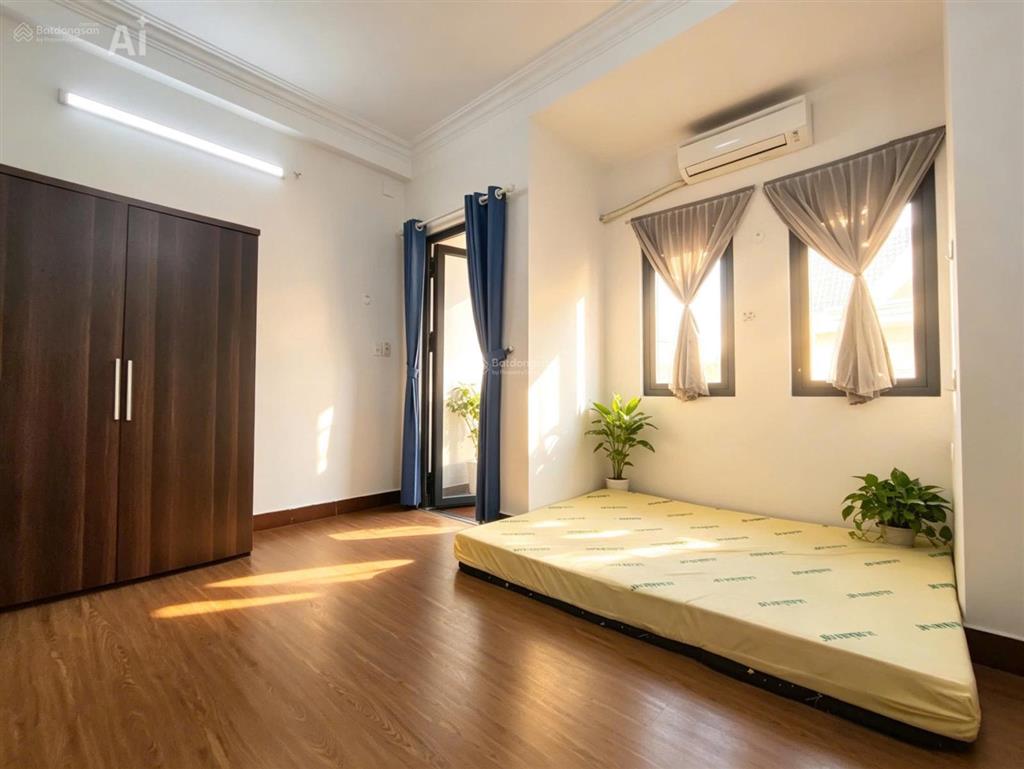Phòng ccmn bancol rộng 35m2 ngay phan văn trị