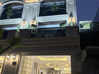 Hàng vip  nhà phố kdc phú mỹ q7 giá bán 18.9 tỷ còn trao đổi dt 5x18m, cn 90m2