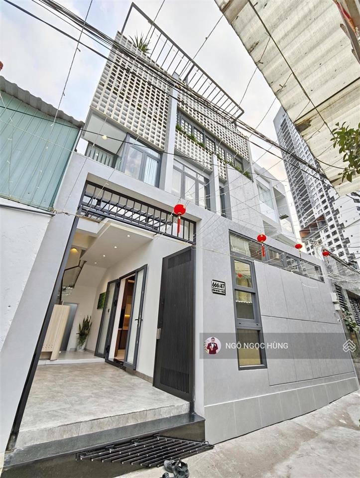 Nhà đẹp hẽm 666 huỳnh tấn phát q7 giá bán 8 . 7 tỷ dt 8x8.5m. h/t trệt,2lau,st