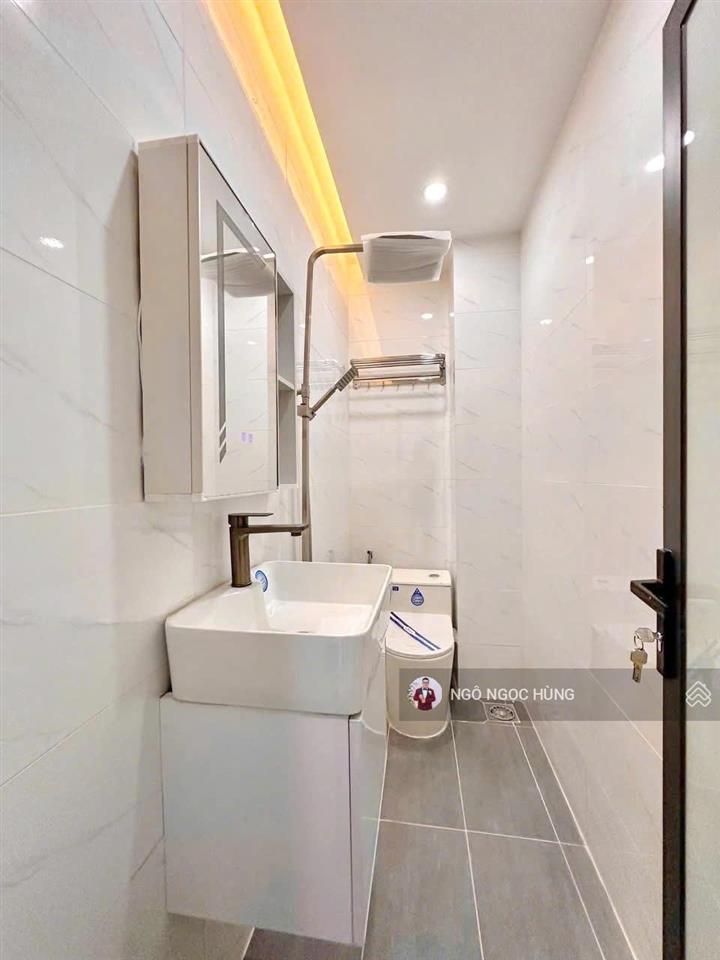 Nhà đẹp hẽm 666 huỳnh tấn phát q7 giá bán 8 . 7 tỷ dt 8x8.5m. h/t trệt,2lau,st