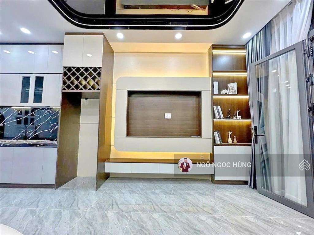 Bán nhà hẻm trần xuân soạn q7
giá bán 6 . 2 tỷ (thương lượng)
dt 4.4x8 (35m).