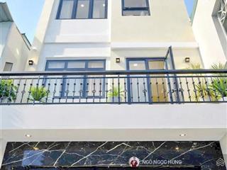 Bán nhà hẻm trần xuân soạn q7
giá bán 6 . 2 tỷ (thương lượng)
dt 4.4x8 (35m).