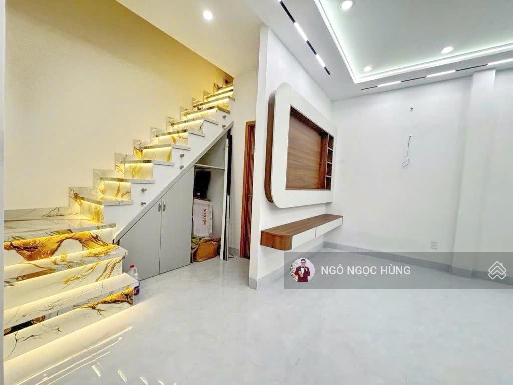 Căn góc đẹp hẻm nguyễn văn quỳ q7 giá bán 4.88 tỷ có thương lượng dt 4.2x8m