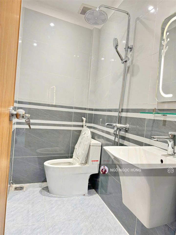 Nhà 4x11m trệt lầu 3 pn hẽm 88 nguyễn văn quỳ quận 7 giá 4.95 tỷ