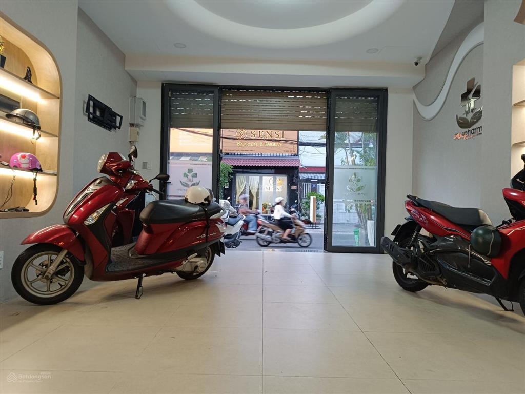 Mặt tiền kinh doanh đường phan huy thực 5 tầng thang máy thiết kế hiện đại mặt tiền đẹp vỉa hè rộng