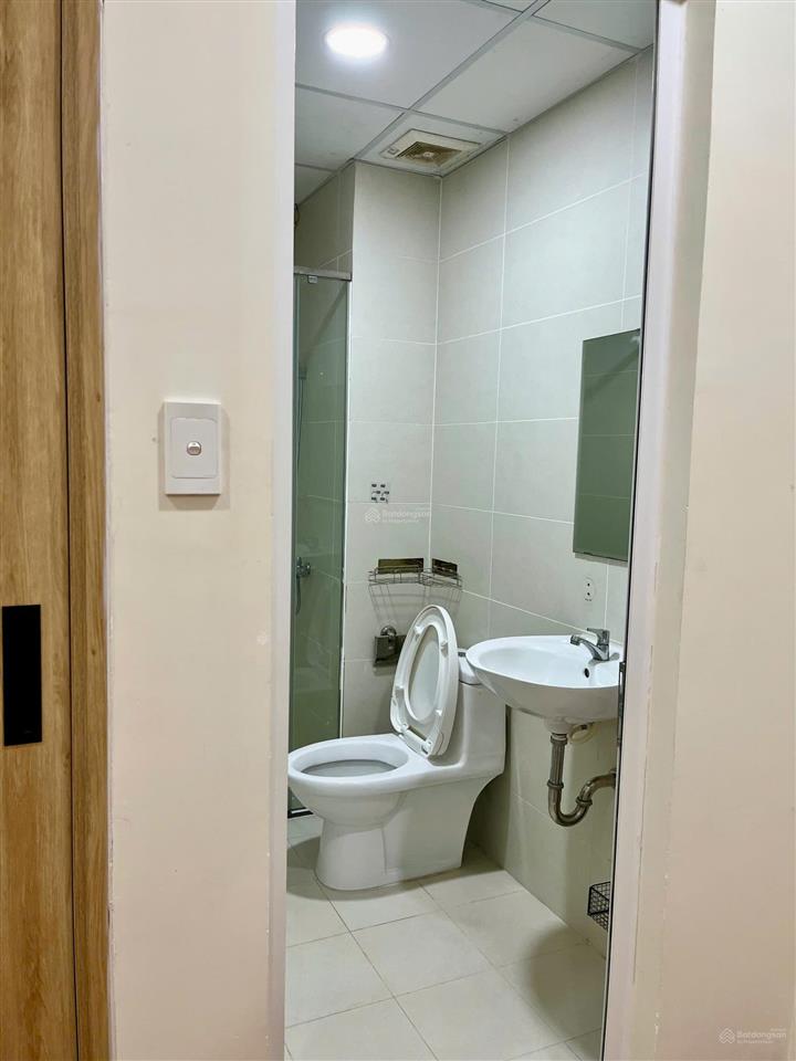 Chủ ngộp bank cần nhượng lại căn 62m2 2pn 2wc giá 2,1 tỷ anh chị quan tâm  0328 747 *** xem nhà