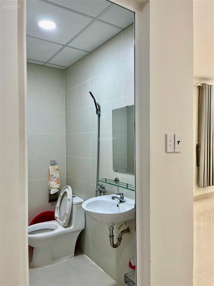 Chủ ngộp bank cần nhượng lại căn 62m2 2pn 2wc giá 2,1 tỷ anh chị quan tâm  0328 747 *** xem nhà
