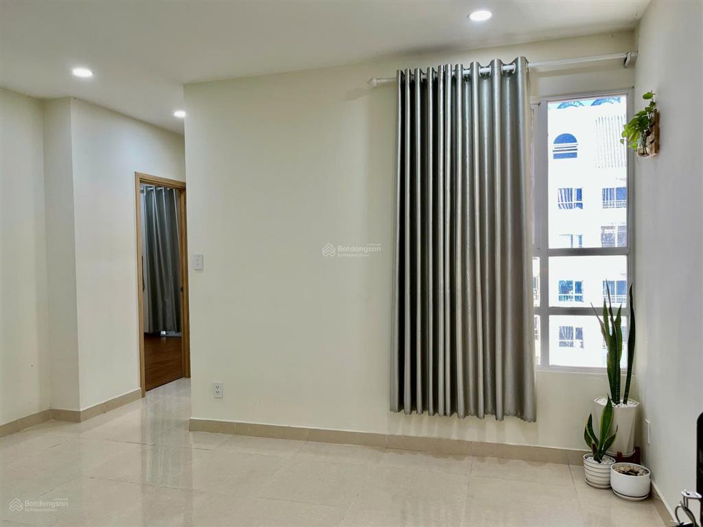 Chủ ngộp bank cần nhượng lại căn 62m2 2pn 2wc giá 2,1 tỷ anh chị quan tâm  0328 747 *** xem nhà