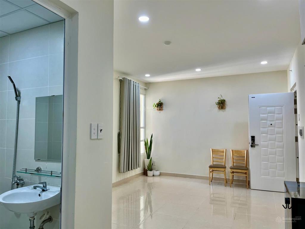 Chủ ngộp bank cần nhượng lại căn 62m2 2pn 2wc giá 2,1 tỷ anh chị quan tâm  0328 747 *** xem nhà