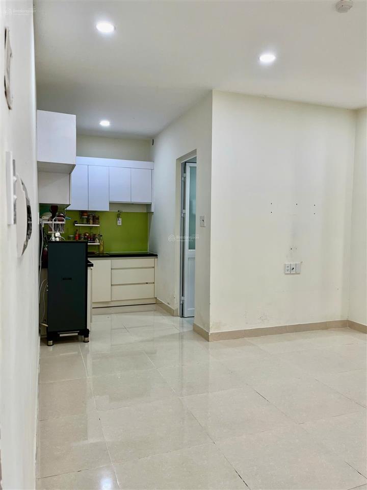 Chủ ngộp bank cần nhượng lại căn 62m2 2pn 2wc giá 2,1 tỷ anh chị quan tâm  0328 747 *** xem nhà