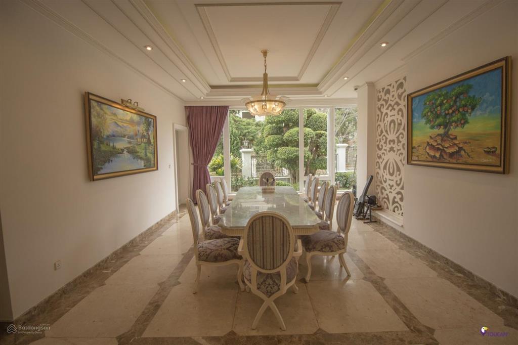 Bán villa sân vườn cao cấp ngay trung tâm đường đinh tiên hoàng phường xuân hương  đà lạt
