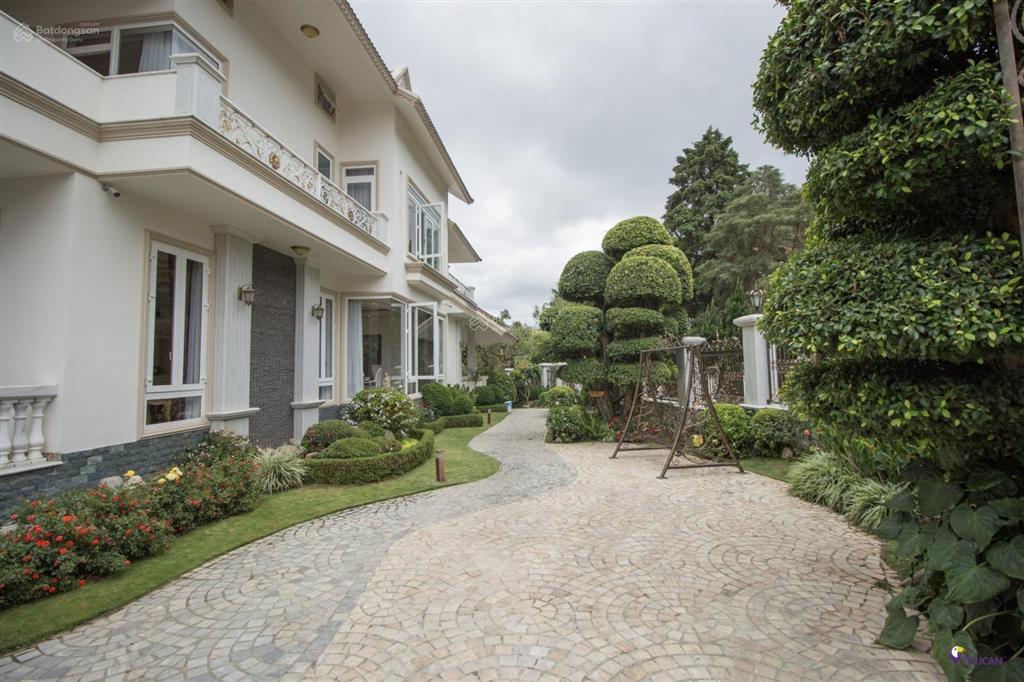 Bán villa sân vườn cao cấp ngay trung tâm đường đinh tiên hoàng phường xuân hương  đà lạt