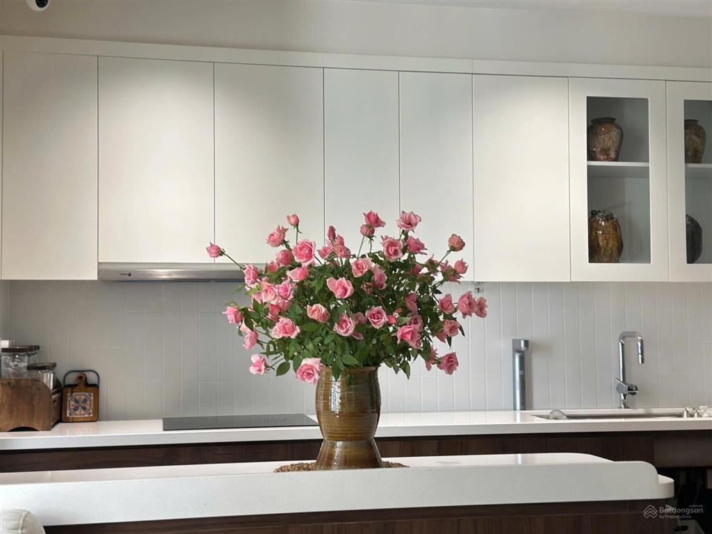 Chủ cần tiền bán gấp 3pn giá tốt nhất tại vinhome central park bình thạnh.  0797 732 *** em thoa