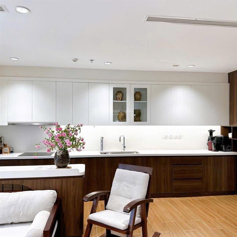 Chủ cần tiền bán gấp 3pn giá tốt nhất tại vinhome central park bình thạnh.  0797 732 *** em thoa