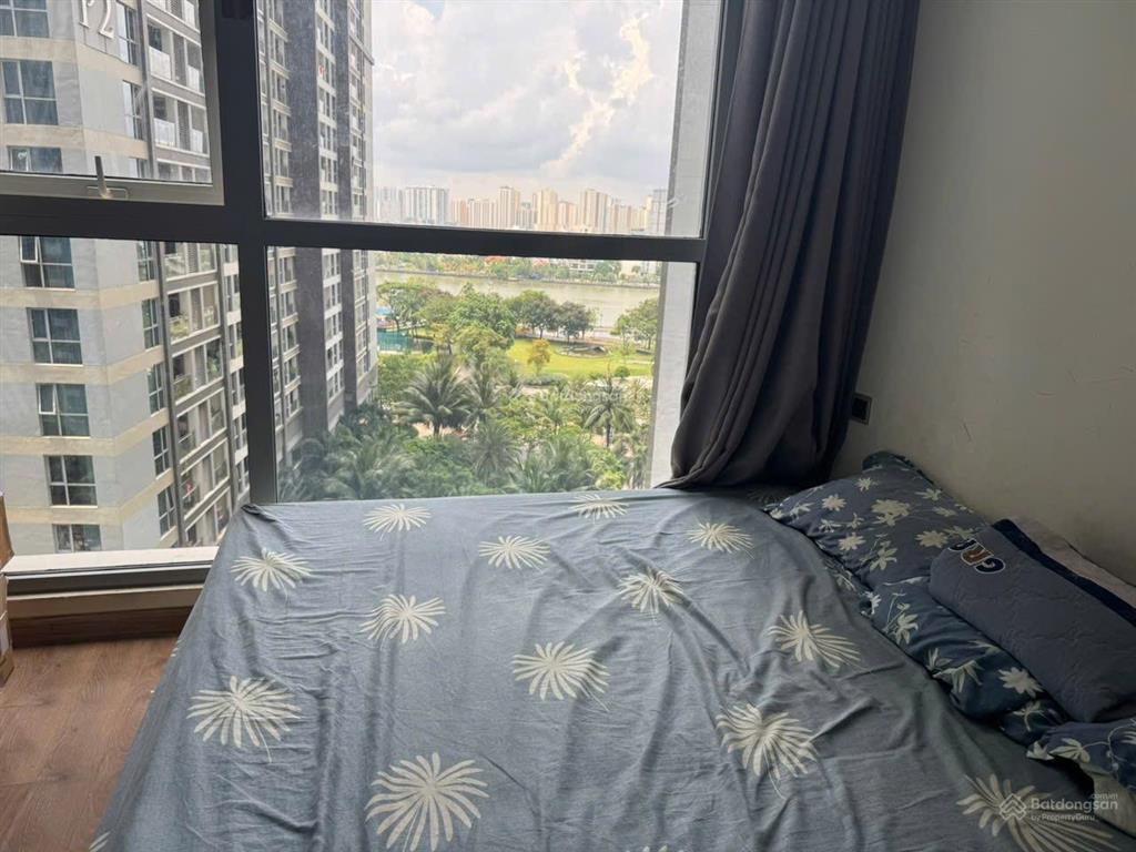 Giảm sâu 3pn view sông, sổ hồ lâu dài, vinhomes central park, view cực chill.  0797 732 ***