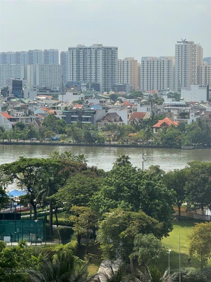Giảm sâu 3pn view sông, sổ hồ lâu dài, vinhomes central park, view cực chill.  0797 732 ***