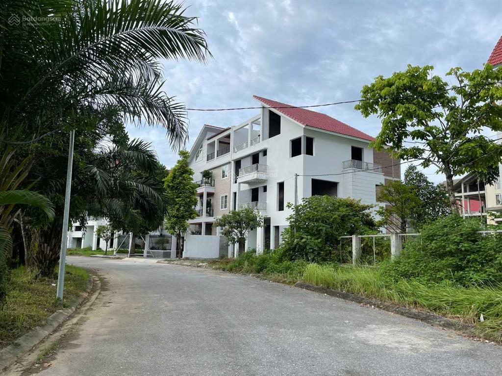 Bán gấp biệt thự ngôi nhà mới, giá tốt nhất khu vực