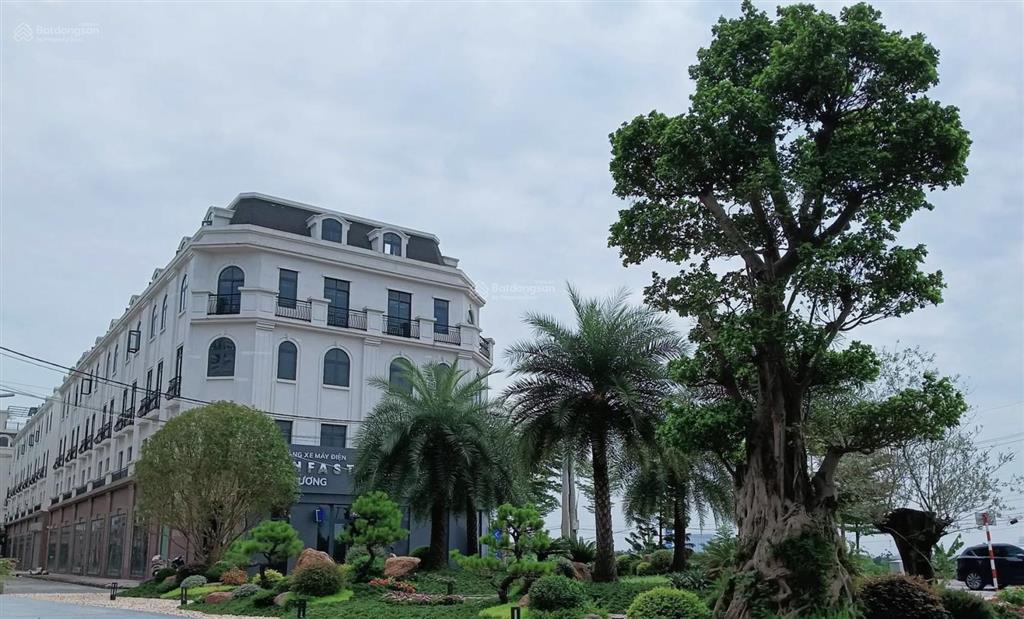 Ngộp bank cần bán gấp nhà 4,5 tầng tại sơn đồng, hoài đức  hướng đông nam