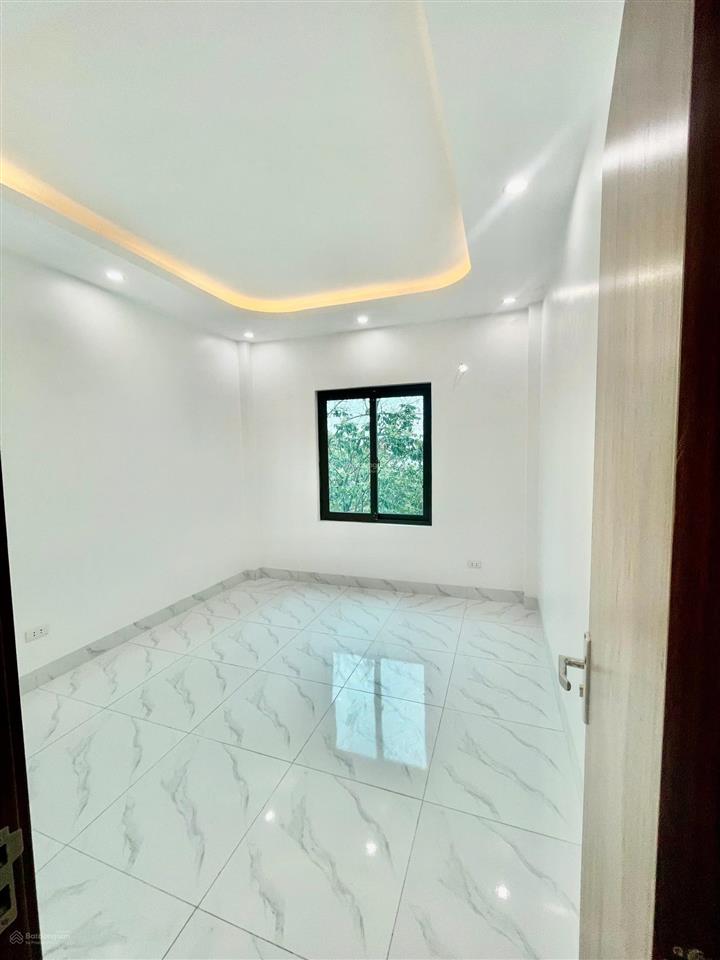 Chỉ từ 1,2 tỷ sở hữu nhà 4 tầng 35m2 mặt ngõ 3m thông oto đỗ cách nhà 50m cách đại học tdtt 1,5km